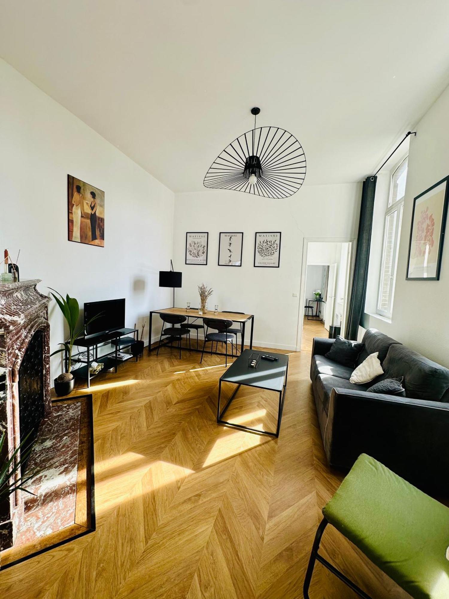Spacieux Appt Haussmannien Parking Prive Amiens Exterior photo